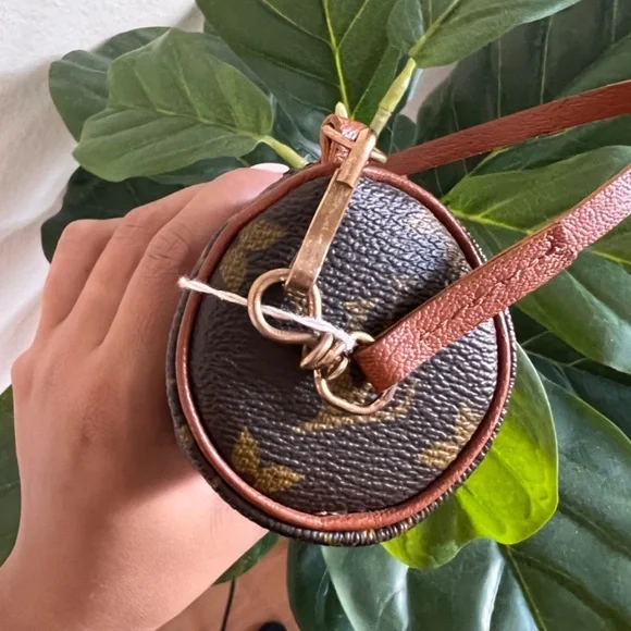 Authentic LOUIS VUITTON Monogram Mini Papillon Pouch Bag - Picture 2 of 8